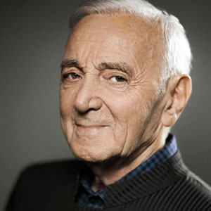 Charles Aznavour au piano